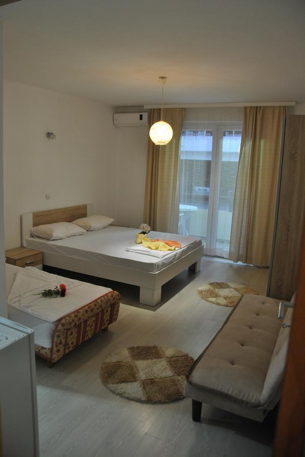 Haamel Apartment ウルツィニ エクステリア 写真