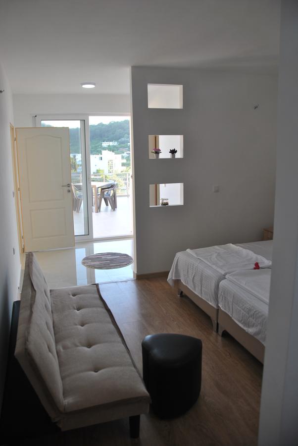 Haamel Apartment ウルツィニ エクステリア 写真